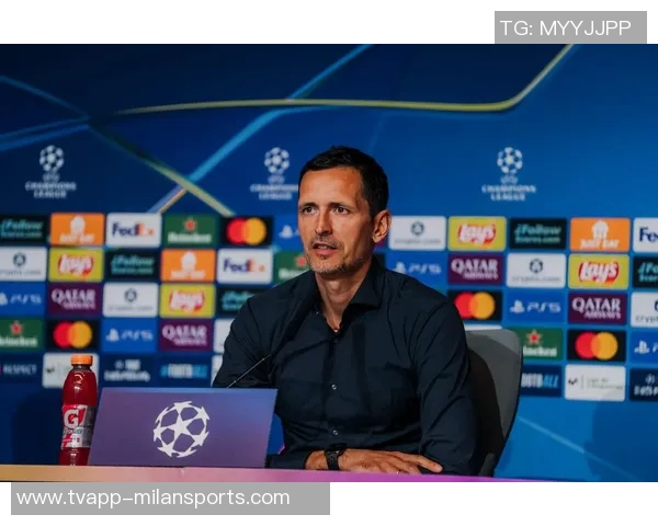 法兰克福主帅强调团队防守凯恩需坚定赢球信念全力以赴 法兰克福主帅强调团队防守凯恩需坚定赢球信念全力以赴