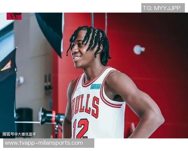 墨菲表现惊艳九投六中斩获18分5篮板3抢断三分球命中率高达80